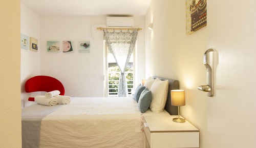 Habitación estándar doble, 1 cama doble, no fumadores, baño compartido