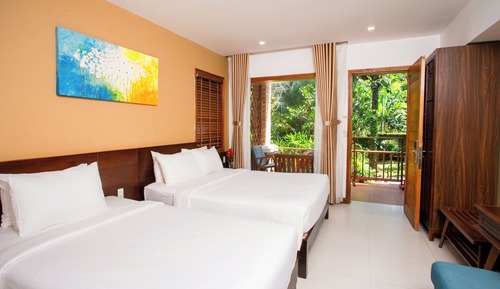 Habitación familiar, 4 habitaciones, cocina, vistas al jardín