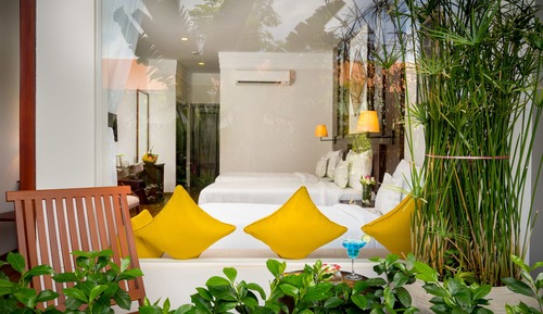 Habitación triple Deluxe, vistas a la piscina