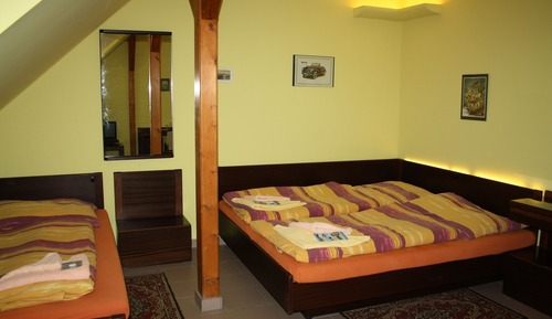 Habitación triple clásica, varias camas (Pavlac 3)