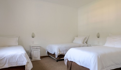 Double & 4 Single Beds Interleading Room