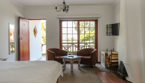 Double & 3 Single Beds Interleading Room