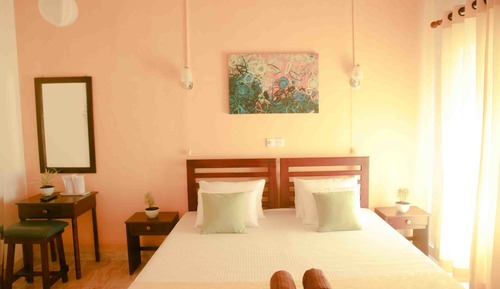 Habitación Deluxe doble, 1 cama de matrimonio, no fumadores, vistas a la colina