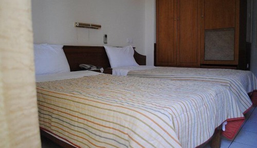 Habitación estándar con 1 cama doble o 2 individuales