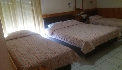 Habitación triple estándar, vistas parciales al mar