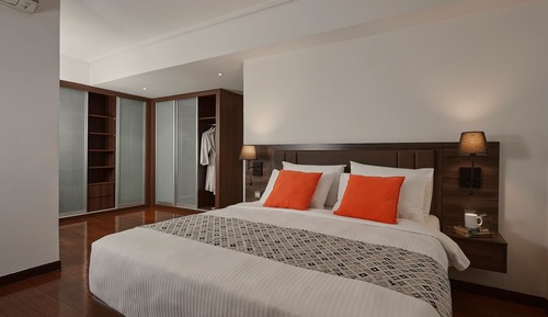 Apartamento ejecutivo, 4 habitaciones, cocina, vistas a la montaña
