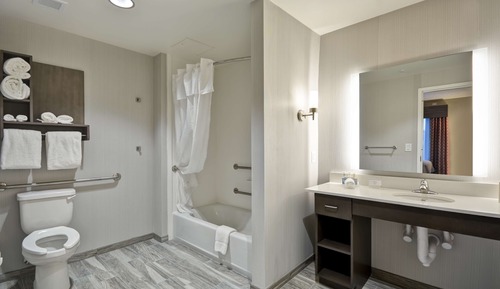 Estudio, 1 cama de matrimonio grande, accesible para personas con discapacidad, bañera