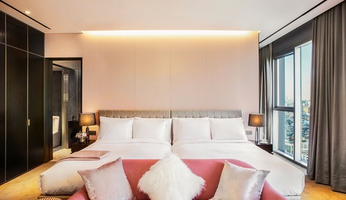 QUEEN' S SUITE