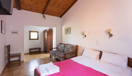 Apartamento, cocina básica, en la zona del patio