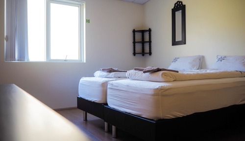 Habitación con 1 cama doble o 2 individuales, baño compartido