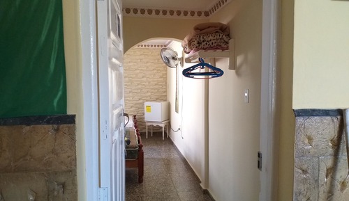 Habitación básica con 1 cama doble o 2 individuales