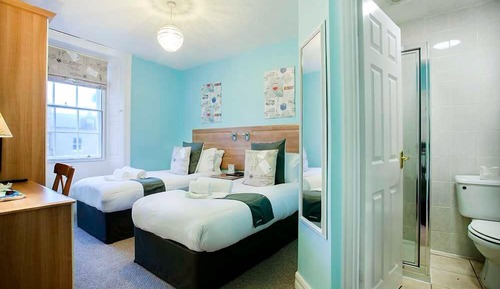 Habitación clásica con 2 camas individuales