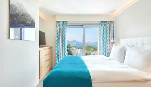 Suite (Laguna Infinity Suite- Family area)