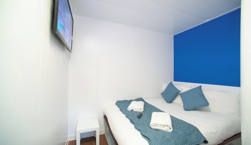 Habitación doble, sin ventanas