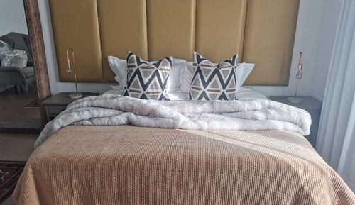 Habitación Deluxe con 1 cama doble o 2 individuales, 1 cama de matrimonio grande