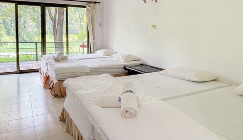 Habitación familiar con 2 camas individuales