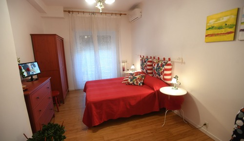 Habitación con 1 cama doble o 2 individuales, baño privado