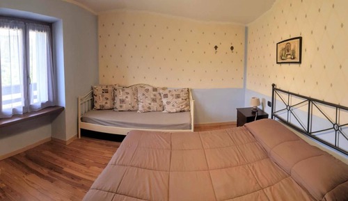 Habitación cuádruple familiar, vistas a la montaña