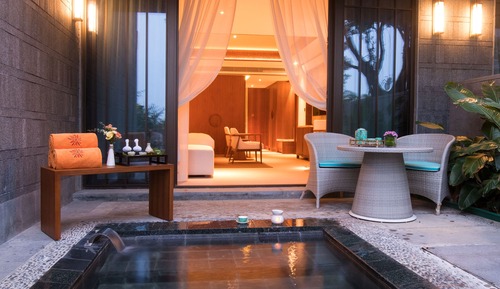 Habitación panorámica, 1 cama de matrimonio grande (Volcanic Therapeutic Pool)