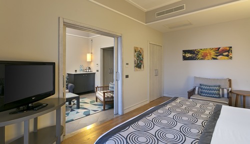 Suite (Sunset)