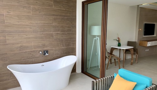 Suite junior, 1 cama de matrimonio grande, bañera, vistas al mar