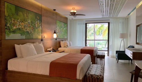 Suite junior, 2 camas de matrimonio, bañera