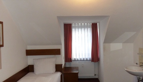 Habitación individual, baño privado (Economy Plus)