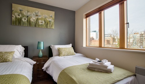Apartamento superior, 2 habitaciones, baño privado (65)