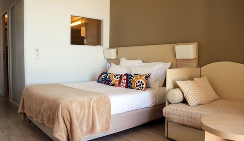 Habitación, terraza, vistas al mar