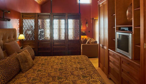 Suite de diseño, 1 cama de matrimonio grande con sofá cama