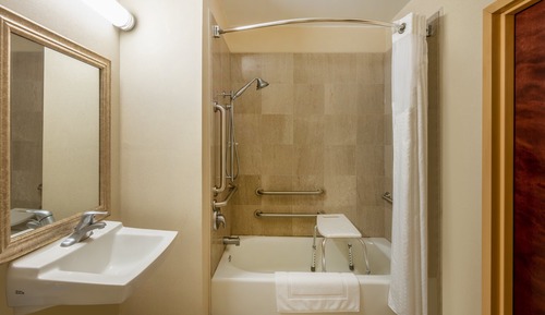 Habitación doble, 2 camas de matrimonio (Comm, Accessible Tub)