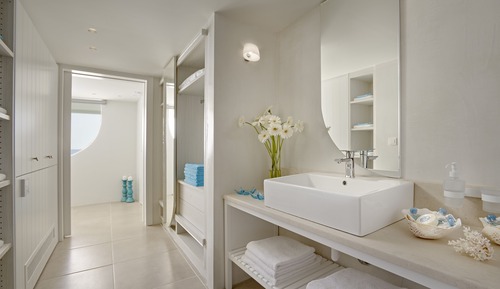Larimar Four-Bedroom Beachfront Villa