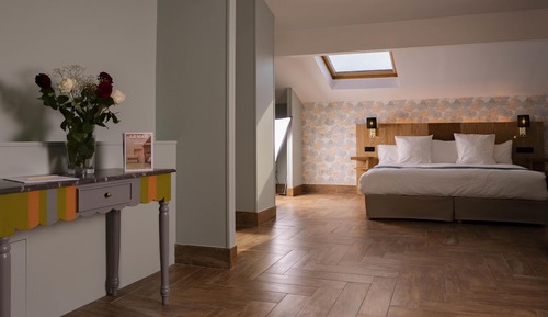 Suite, 1 cama de matrimonio grande, no fumadores (Living Room;with Sofabed)