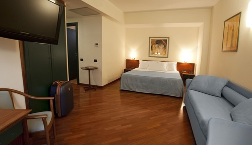 Habitación estándar con 1 cama doble o 2 individuales, planta baja