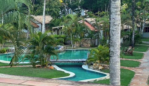 Principal Frente Piscina Quádruplo Cama Casal + Camas Solteiro