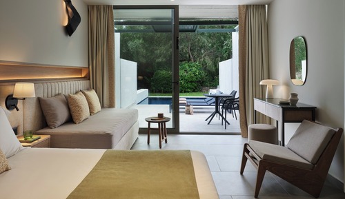 Bungalow, piscina privada, vistas al jardín