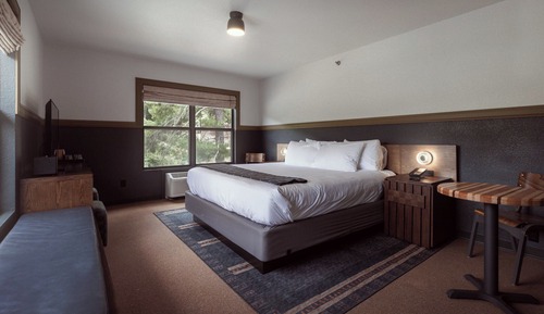 Suite (Fall Creek)