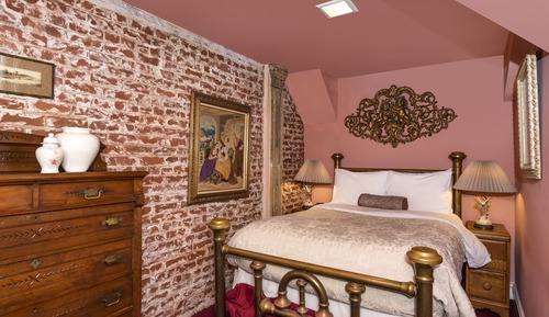 Habitación cuádruple estándar, baño privado (Lillie Langtry Economy Su)