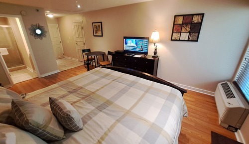 King Room 213 