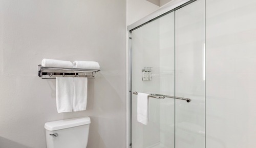 Habitación estándar, 1 cama de matrimonio grande (Mobility, Transfer Shower)