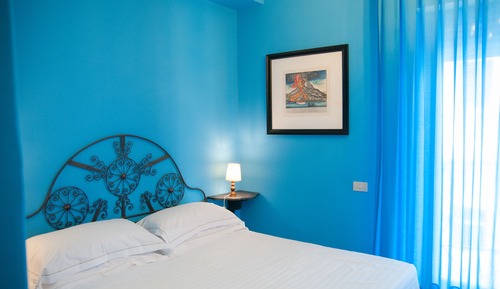 Habitación básica doble de uso individual, 1 cama doble, frigorífico, vistas a la ciudad
