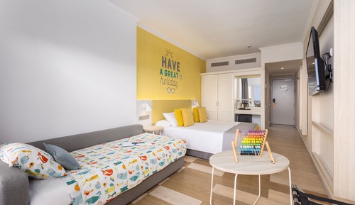 Habitación familiar doble, balcón