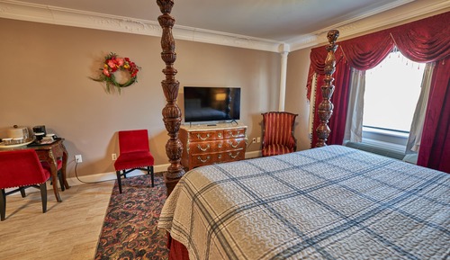 Crown Victorian Suite