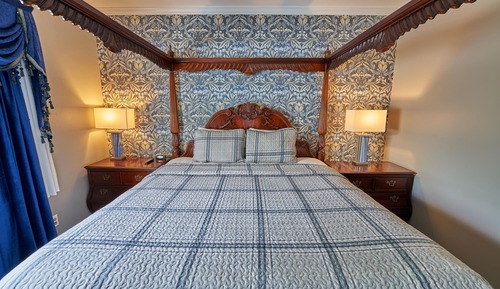 Plaza Suite