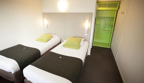 Habitación con 2 camas individuales