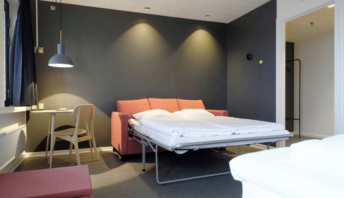 Habitación familiar, 1 cama de matrimonio grande con sofá cama, no fumadores, vistas a la ciudad