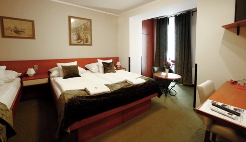 Habitación triple, balcón