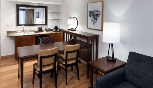 Suite, 1 cama de matrimonio grande, 2 baños