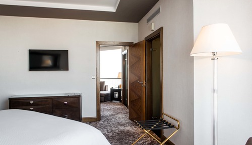 Suite junior, vistas a la ciudad (double)