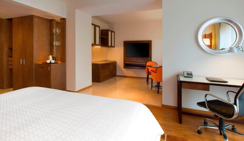 Suite junior, 1 cama de matrimonio grande, en esquina